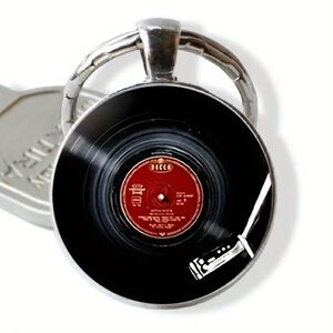 🎵 New! Retro Vinyl Record Album Keychain